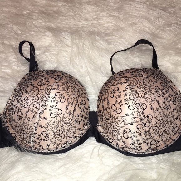 Victoria's Secret push-up detailed bra - Picture 1 of 1